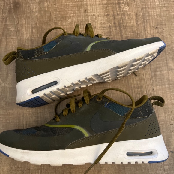 Nike Thea size 7 - Picture 2 of 3